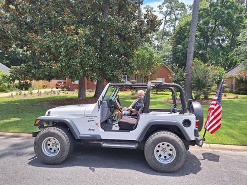 Used 1998 Jeep Wrangler Sport image 11