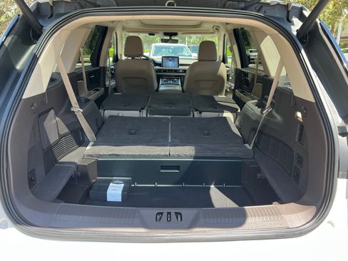Used 2021 Lincoln Aviator Reserve w/ Equipment Group 201A AWD/4WD image 12