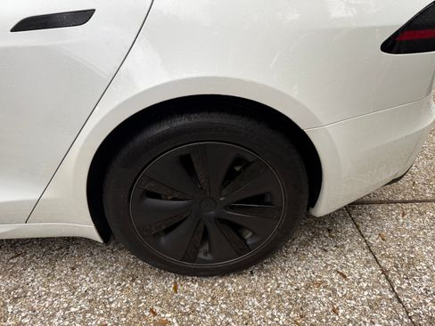 Used 2023 Tesla Model S image 10