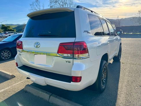 Used 2020 Toyota Land Cruiser Heritage Edition image 5