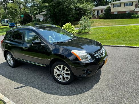 Used 2011 Nissan Rogue SV w/ SL Pkg AWD/4WD image 4