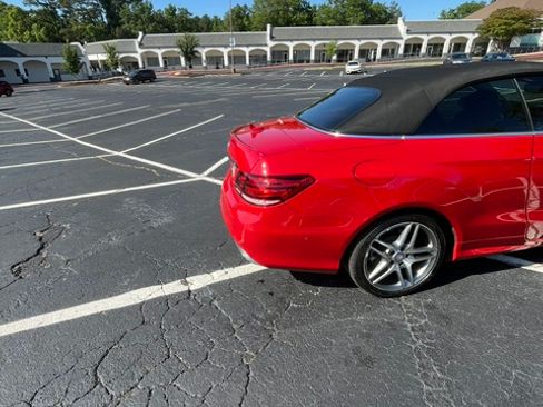 Used 2016 Mercedes-Benz E 550 Cabriolet image 11