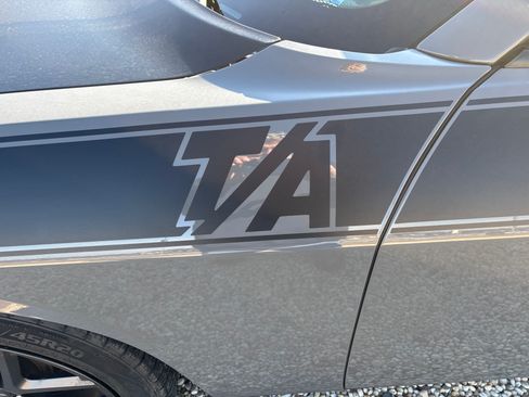 Used 2017 Dodge Challenger R/T w/ Quick Order Package 28P T/A image 10