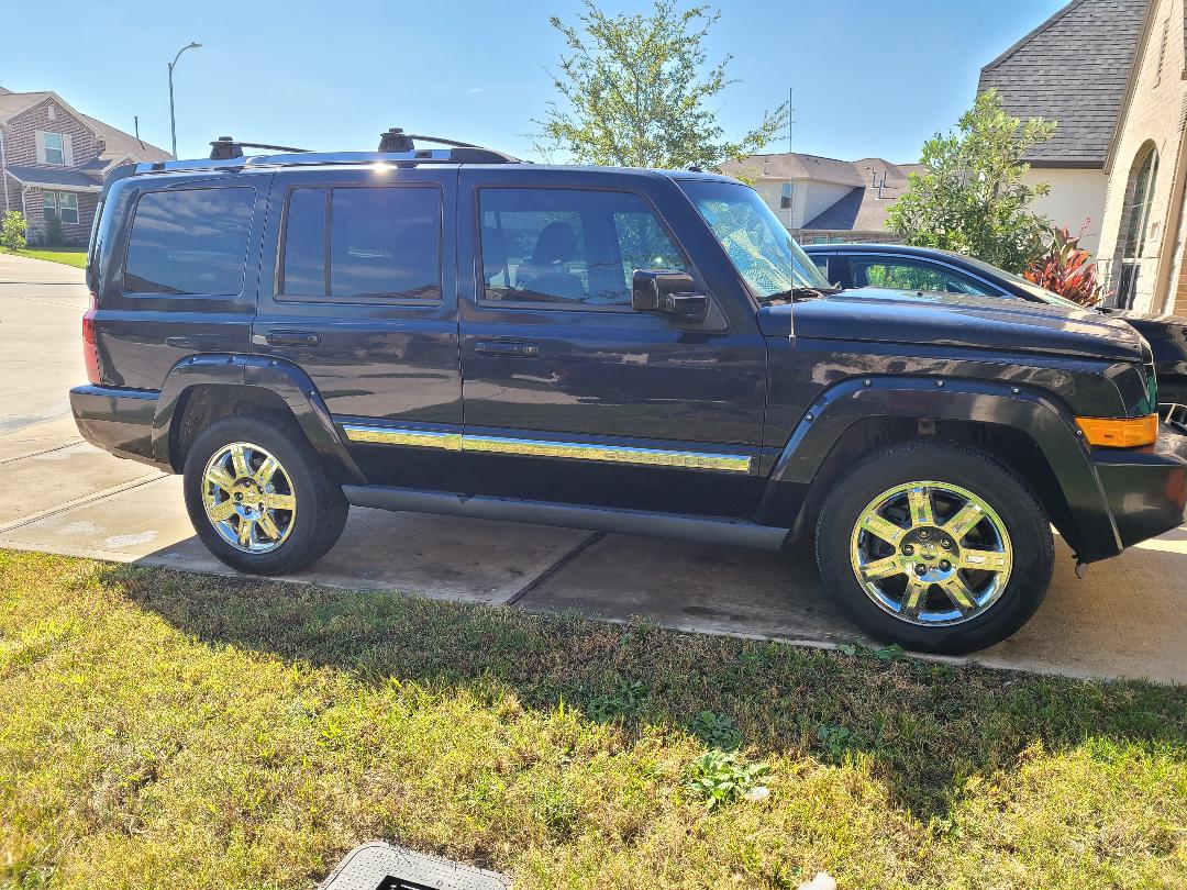 Used 2010 Jeep Commander Limited RWD image 13