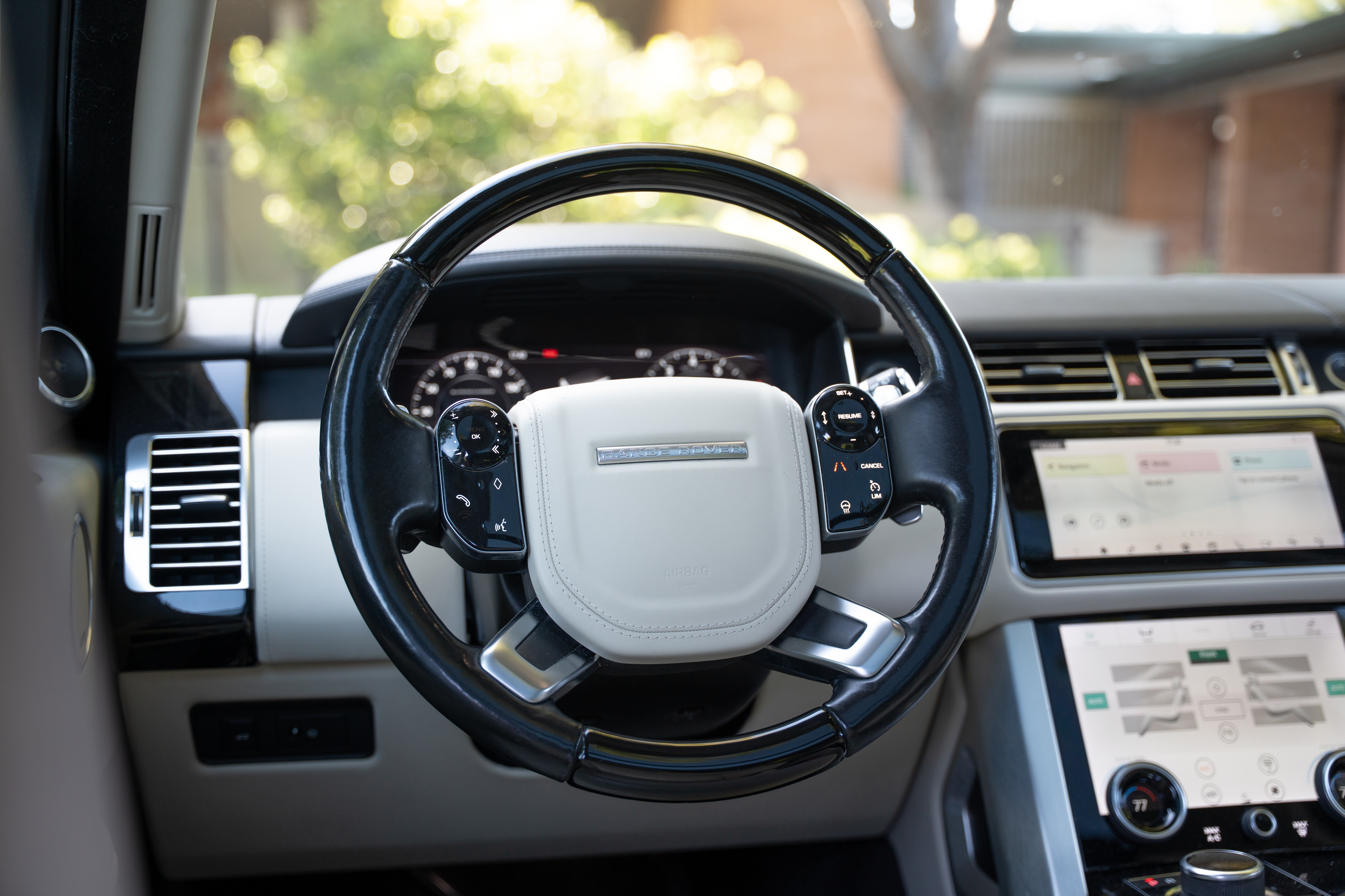Used 2018 Land Rover Range Rover Autobiography AWD/4WD image 19