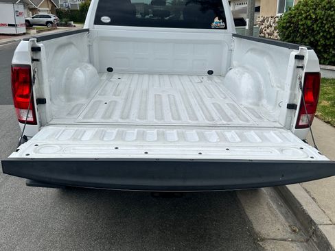 Used 2018 RAM 2500 Tradesman w/ Chrome Appearance Group AWD/4WD image 16