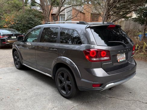 Used 2020 Dodge Journey Crossroad image 8