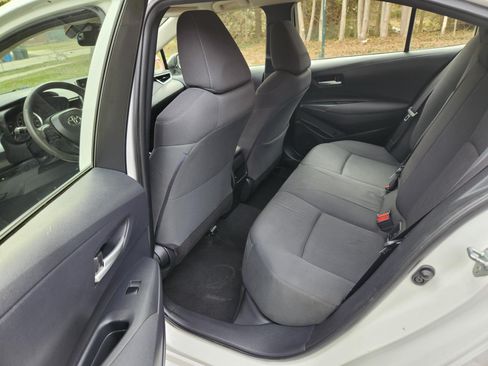 Used 2020 Toyota Corolla LE image 13