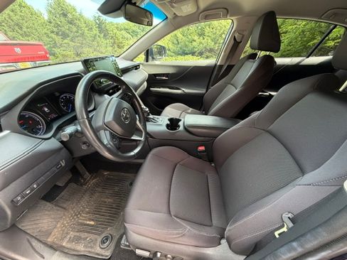 Used 2022 Toyota Venza LE AWD/4WD image 13