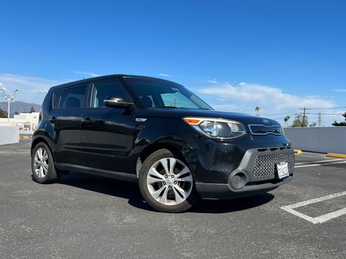 Used 2014 Kia Soul + image 4