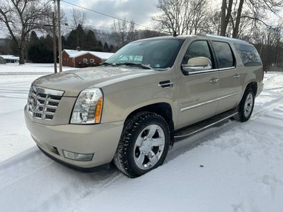 Used 2007 Cadillac Escalade ESV Platinum w/ Information Package