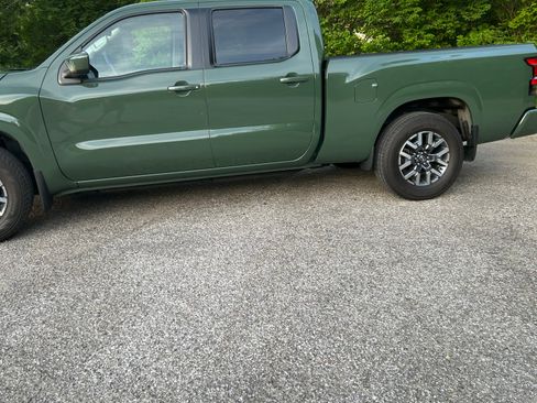Used 2023 Nissan Frontier SV w/ Technology Package RWD image 8