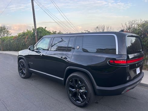 Used 2025 Rivian R1S Adventure image 24