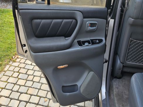 Used 2000 Toyota Land Cruiser image 27