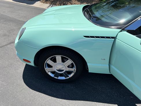 Used 2004 Ford Thunderbird image 24