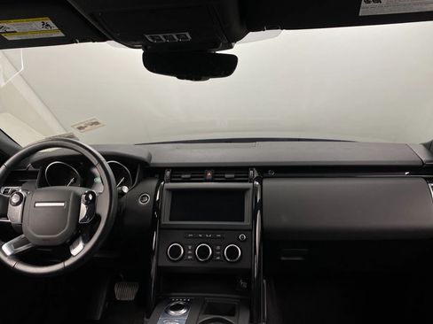 Used 2020 Land Rover Discovery SE image 14