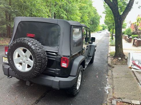 Used 2010 Jeep Wrangler Unlimited Sport image 4