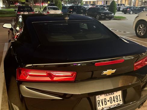 Used 2018 Chevrolet Camaro LT image 5