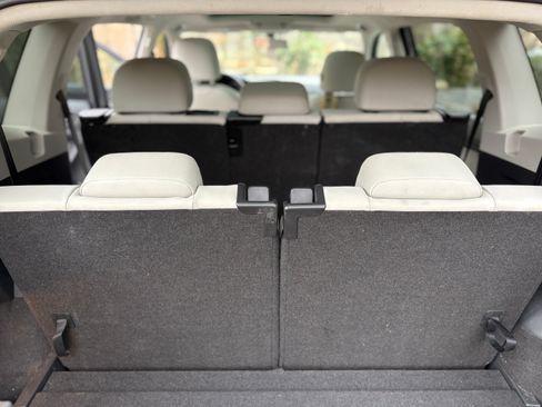 Used 2019 Volkswagen Tiguan SE w/ Panoramic Sunroof Package image 11