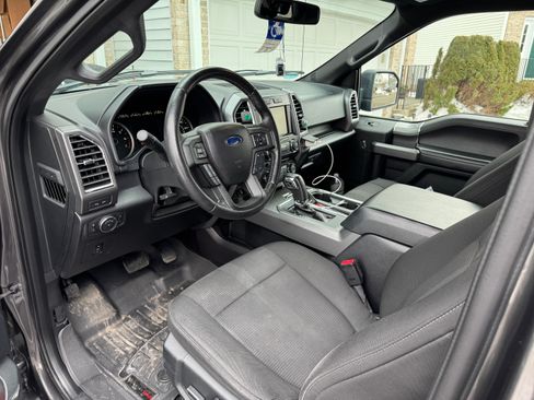 Used 2015 Ford F150 XLT w/ Equipment Group 302A Luxury image 9