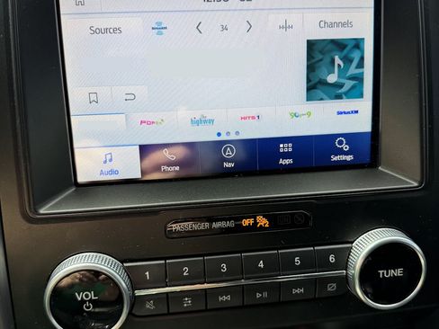 Used 2021 Ford Expedition Platinum image 6