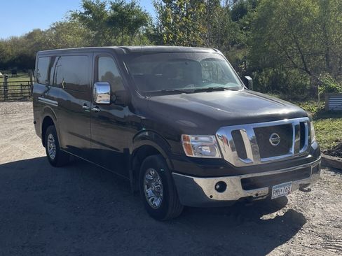 Used 2016 Nissan NV 3500 SL image 11