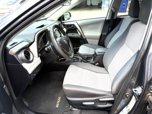Used 2013 Toyota RAV4 LE AWD/4WD image 5