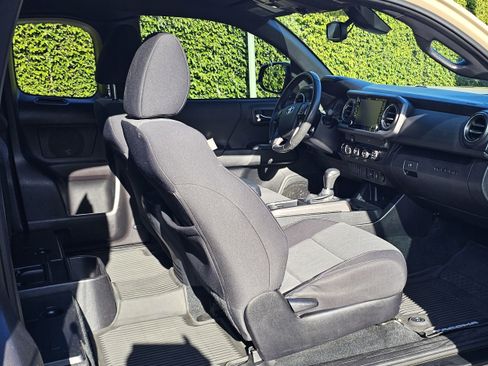 Used 2020 Toyota Tacoma TRD Off-Road image 24