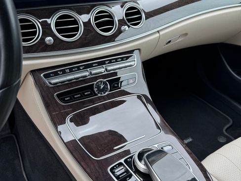 Used 2020 Mercedes-Benz E 350 Sedan image 9