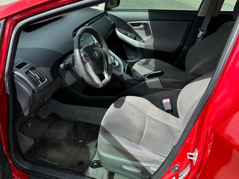 Used 2013 Toyota Prius Two image 8