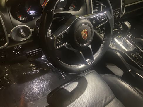 Used 2015 Porsche Cayenne Diesel AWD/4WD image 5