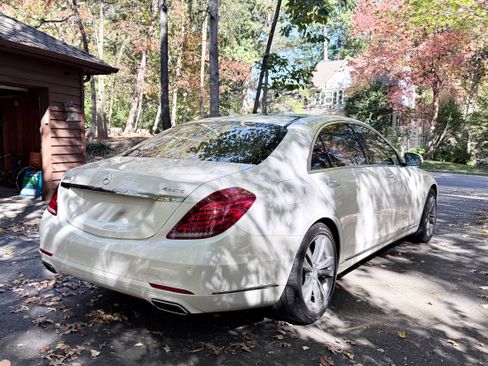 Used 2015 Mercedes-Benz S 550 S 550 4MATIC Sedan 4D image 2
