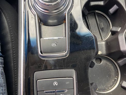 Used 2020 Ford Edge Titanium w/ Equipment Group 301A image 17