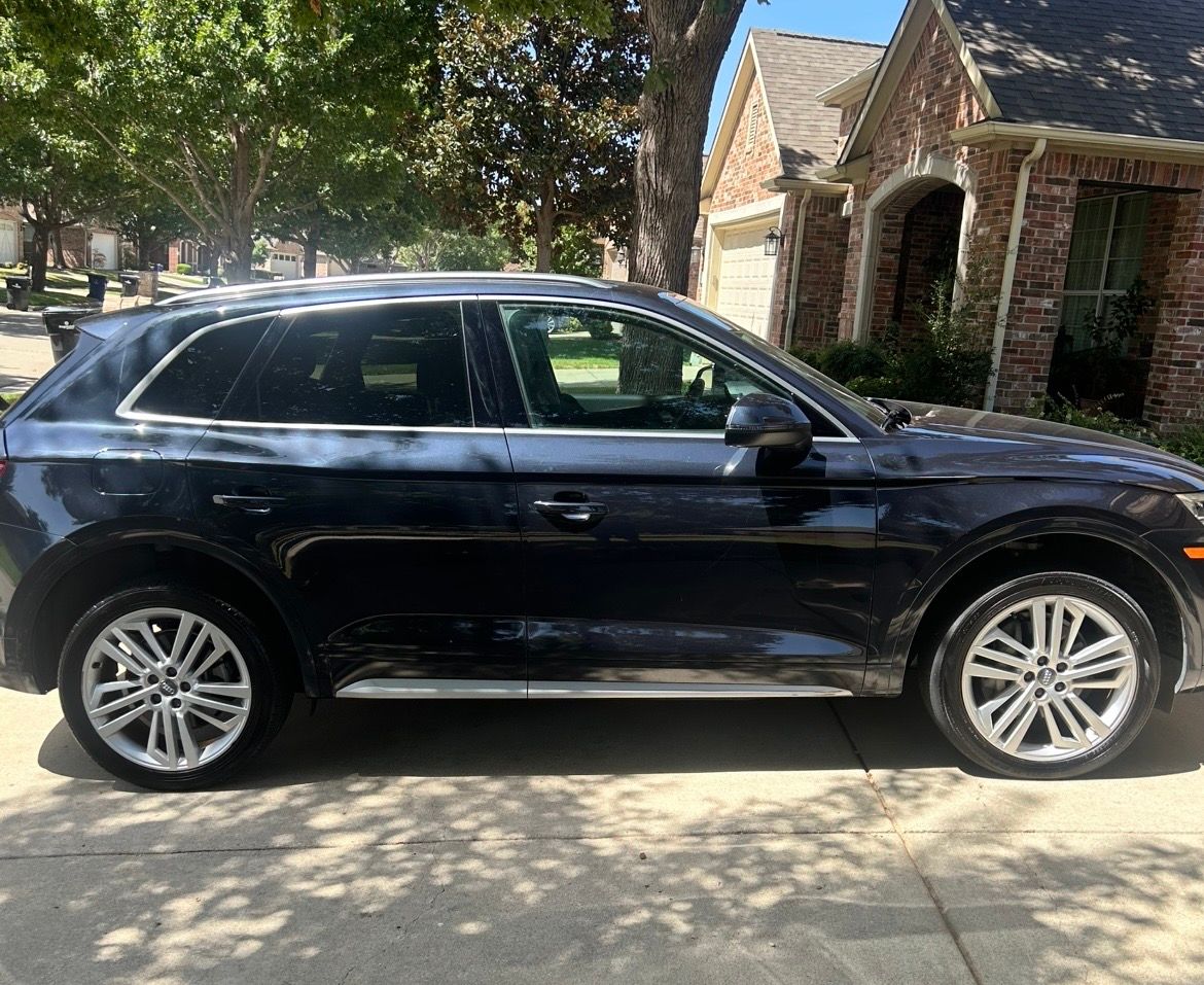 Used 2018 Audi Q5 2.0T Premium Plus w/ Premium Plus Package AWD/4WD image 6