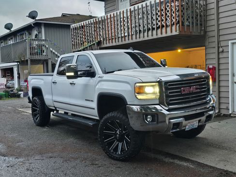 Used 2018 GMC Sierra 2500 SLT image 1