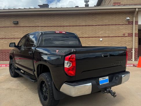 Used 2014 Toyota Tundra SR5 w/ SR5 Upgrade Package image 8