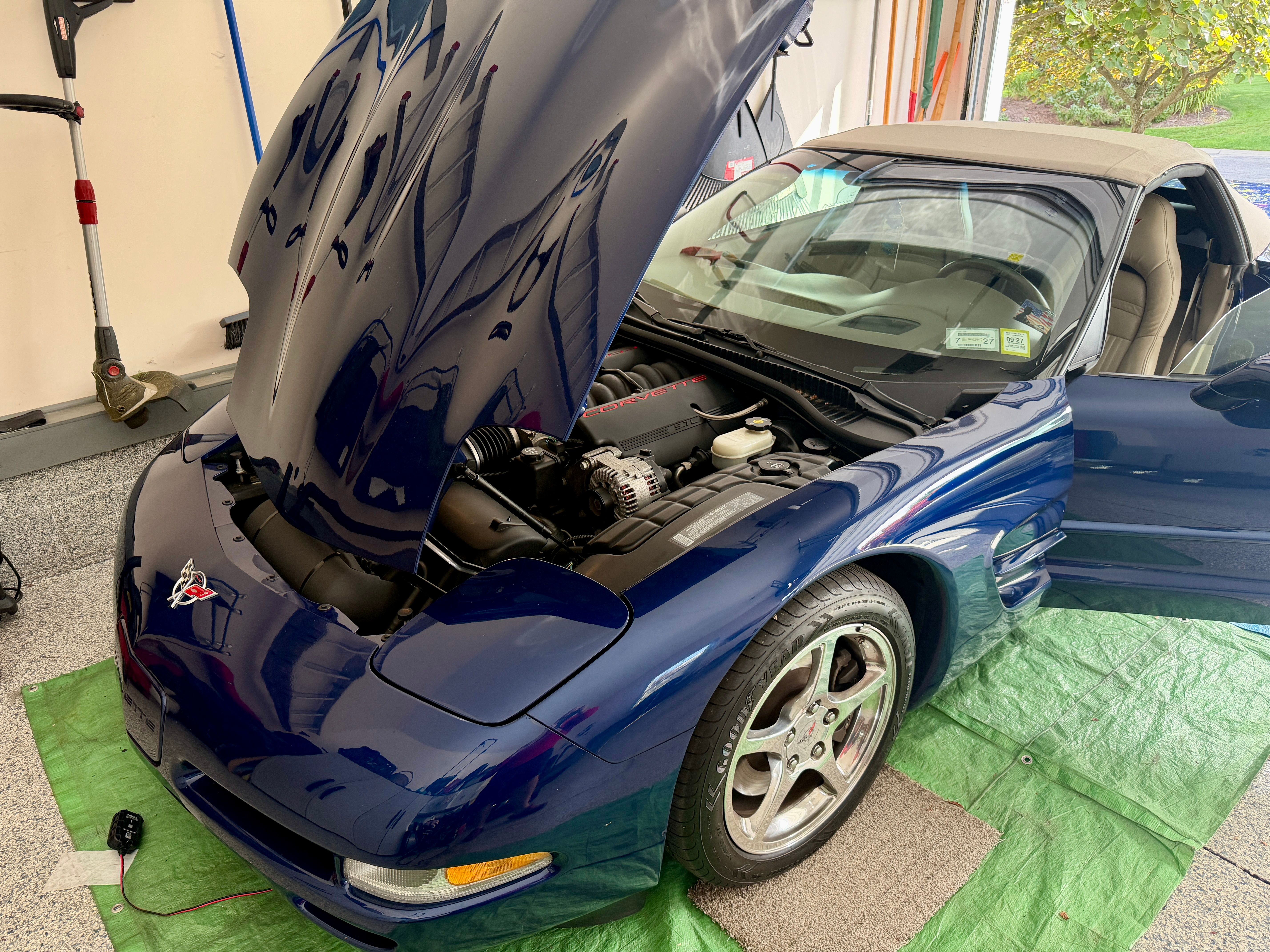 Used 2004 Chevrolet Corvette Convertible w/ Preferred Equipment Group RWD image 4