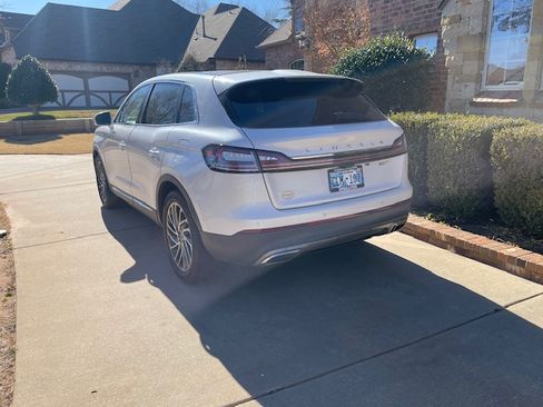 Used 2019 Lincoln Nautilus Reserve image 5