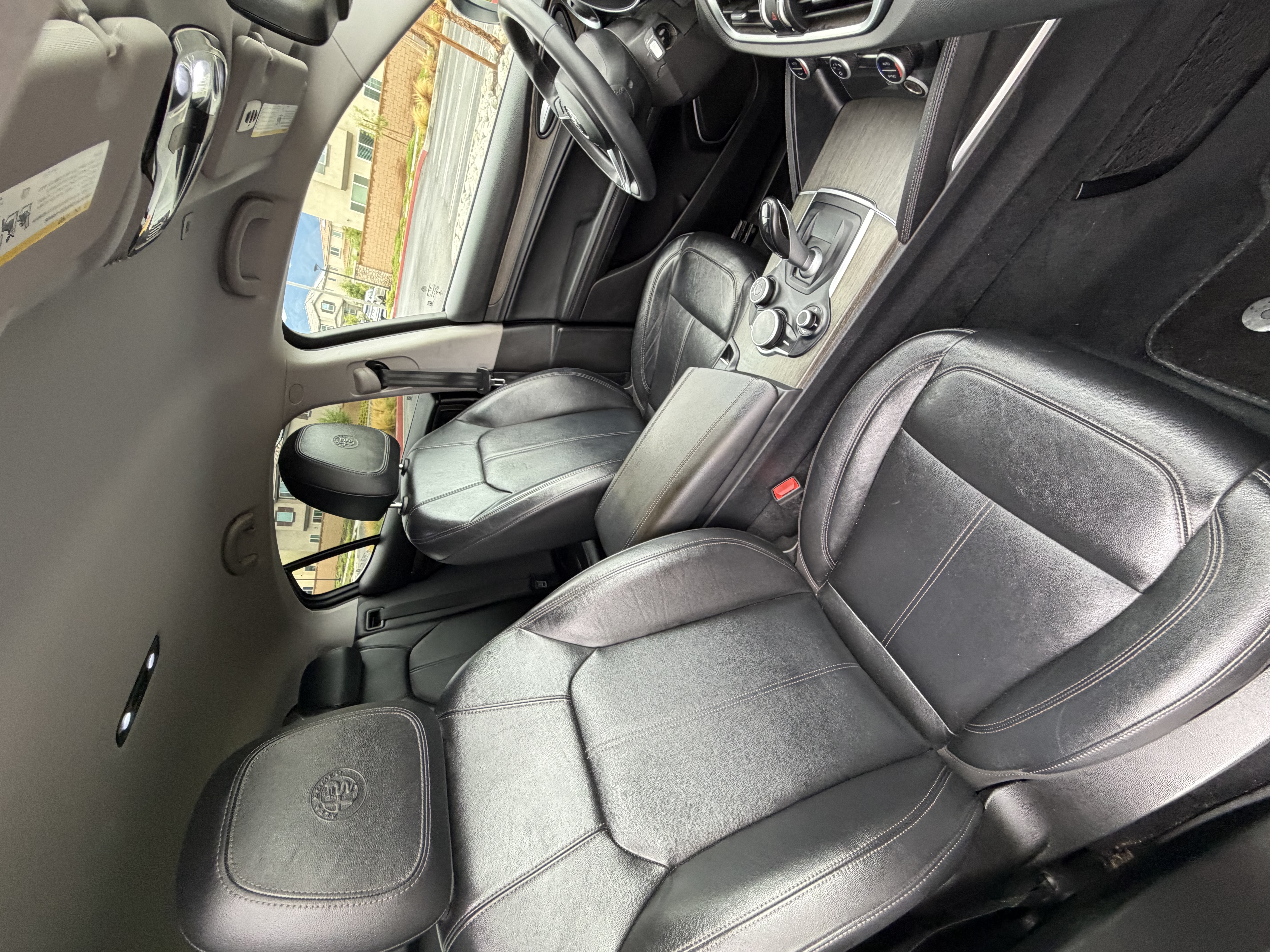 Used 2018 Alfa Romeo Stelvio Ti AWD/4WD image 16
