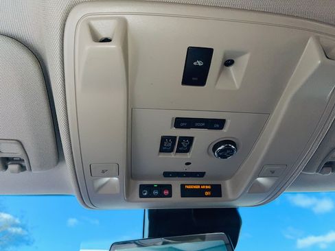 Used 2020 Cadillac Escalade Luxury w/ Escalade Sport Edition image 21