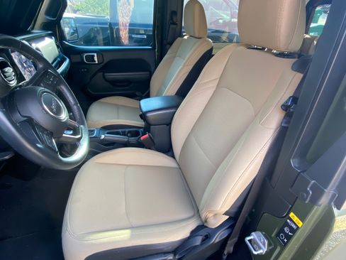 Used 2021 Jeep Wrangler Sport image 8