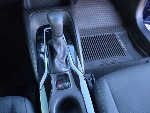 Used 2020 Toyota Corolla SE w/ SE Premium Package image 14