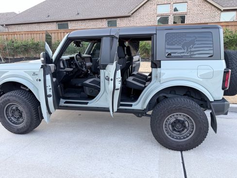 Used 2022 Ford Bronco Wildtrak image 6