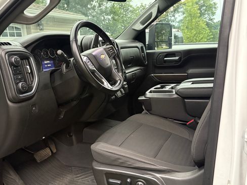 Used 2023 Chevrolet Silverado 2500 LT AWD/4WD image 10
