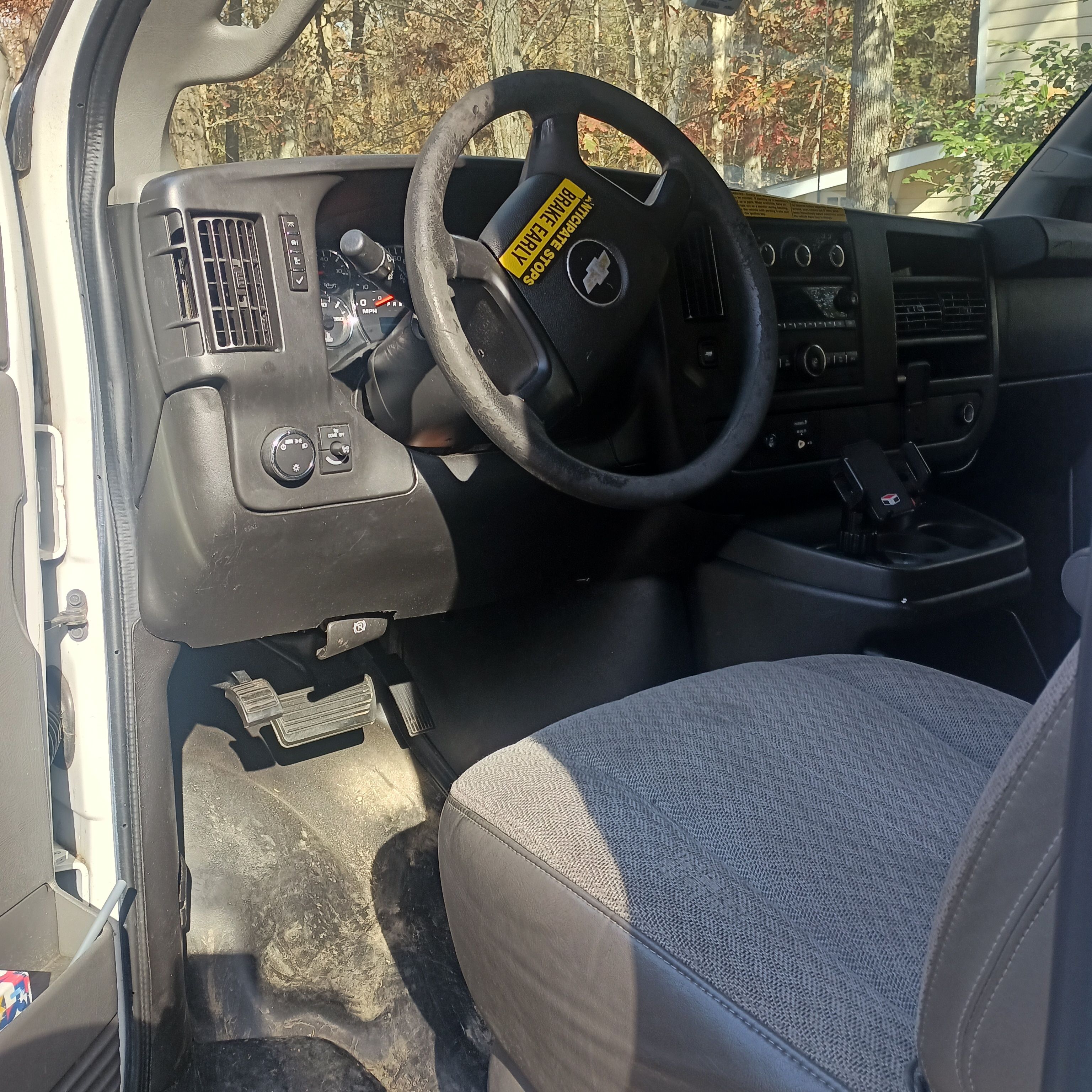 Used 2016 Chevrolet Express 3500 RWD image 11