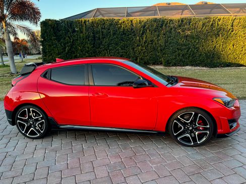 Used 2020 Hyundai Veloster N w/ Performance Package image 2