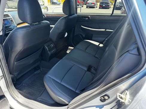 Used 2019 Subaru Outback 2.5i Limited AWD/4WD image 9