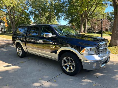 Used 2017 RAM 1500 Laramie image 1