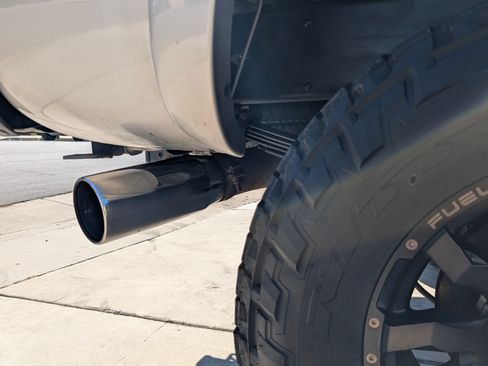 Used 2005 Chevrolet Silverado 2500 LT w/ Heavy-Duty Power Package image 21