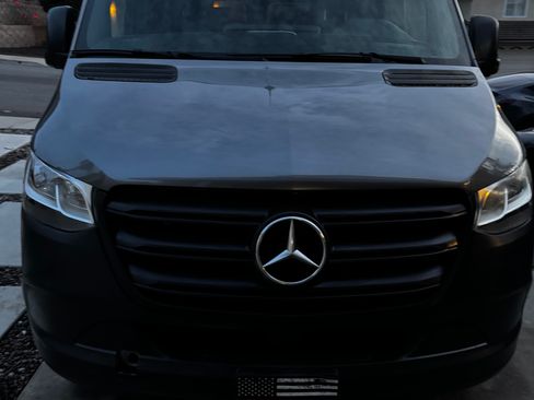 Used 2019 Mercedes-Benz Sprinter 2500 image 5